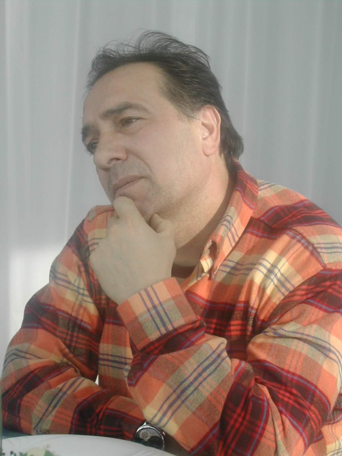 10 pasaje tari din noua carte a lui „Iosefini” Marcel Răducanu » Turnători, mașina de fițe nemaivăzută în București și marea lui plăcere: „Să îi dau gol lui Dinamo după ce îl driblez pe Dinu”
