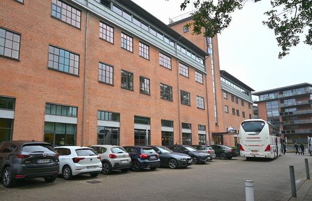 FCSB s-a cazat într-o fostă fabrică de hârtie » Imaginile surprinse de GSP la sosirea în Silkeborg