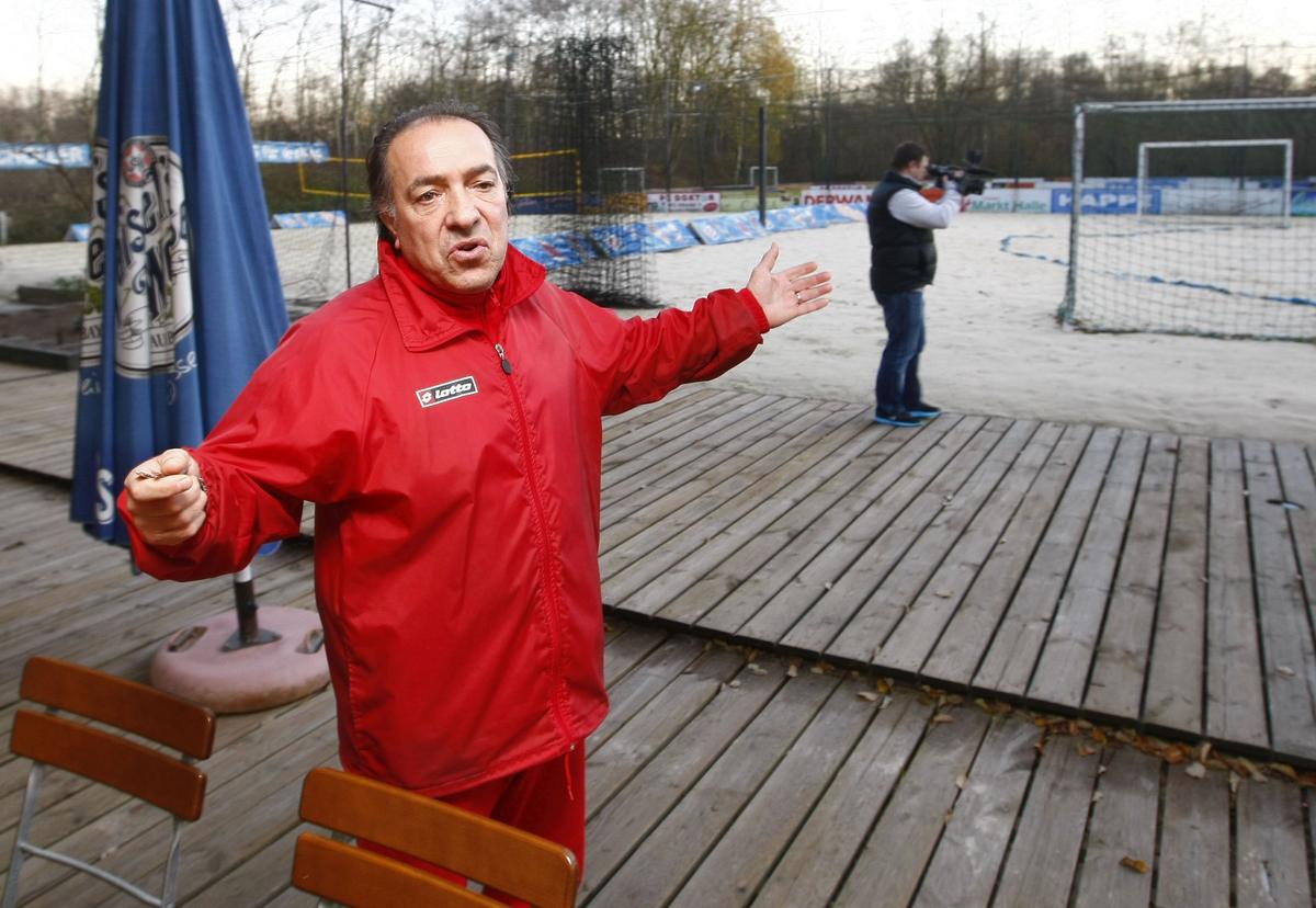 10 pasaje tari din noua carte a lui „Iosefini” Marcel Răducanu » Turnători, mașina de fițe nemaivăzută în București și marea lui plăcere: „Să îi dau gol lui Dinamo după ce îl driblez pe Dinu”