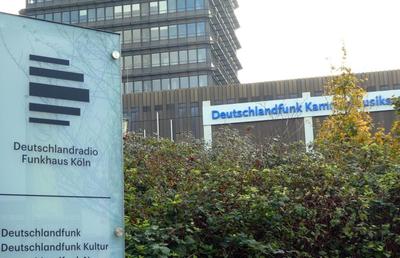 Post public de radio din Germania despre protestul celor 90 de jurnaliști români: „Când vine vorba de libertatea presei, în România e mult loc de îmbunătățire”