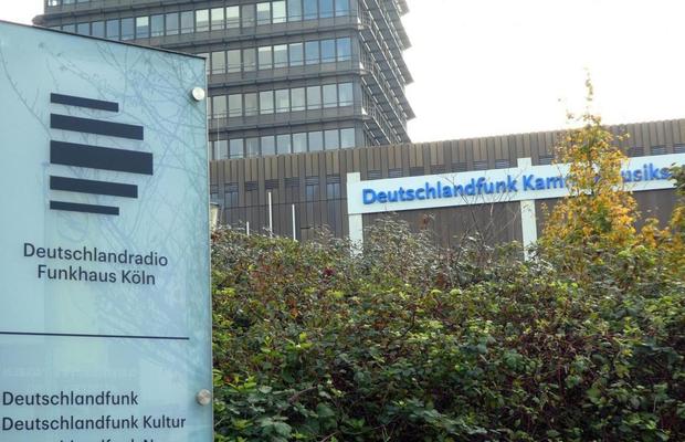 Post public de radio din Germania despre protestul celor 90 de jurnaliști români: „Când vine vorba de libertatea presei, în România e mult loc de îmbunătățire”