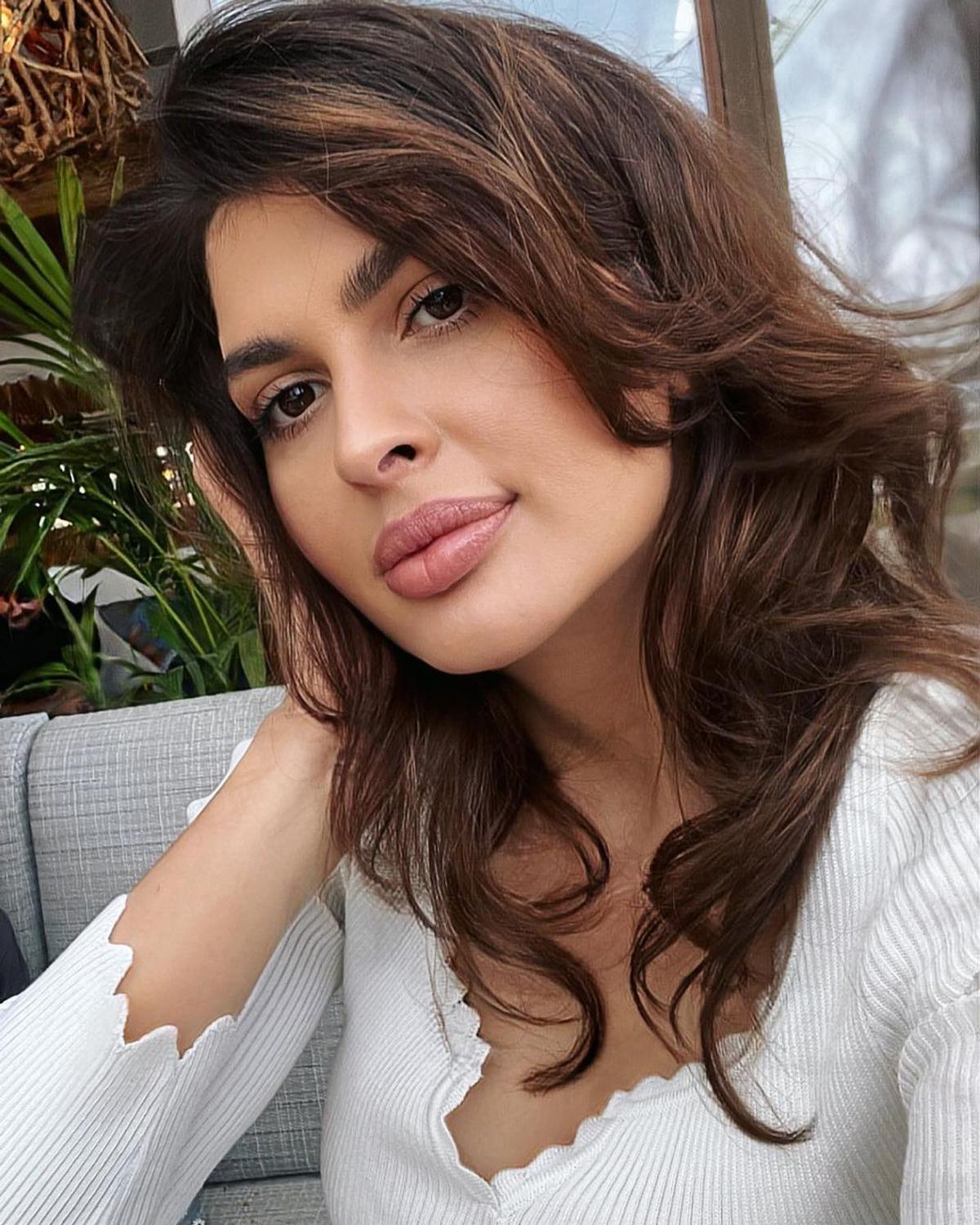 „I-am desenat o inimioară cu ruj pe uşă” » Ce face acum modelul care l-a exasperat pe Becali la FCSB: „Păpușa de pluș nu e de la vrăjitoare!”