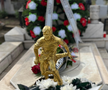 Fotbaliștii și suporterii lui Dinamo, prezenți la mormântul lui Cătălin Hîldan la 24 de ani de la moartea „Unicului Căpitan”: „După aproape un sfert de veac, golu-n suflet e intact”