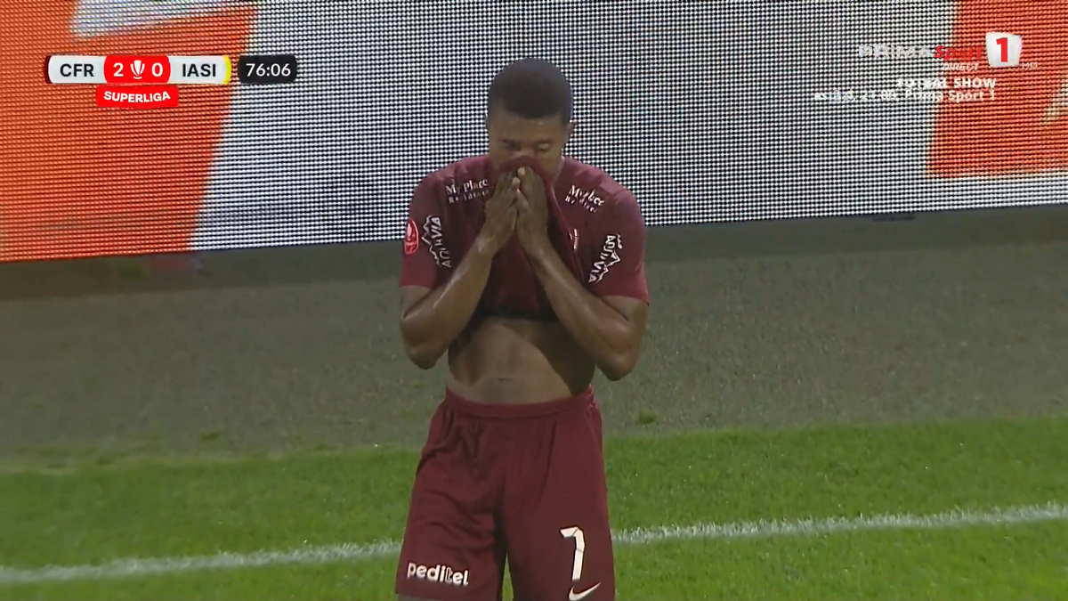 A intrat ambulanța pe teren la CFR Cluj - Poli Iași