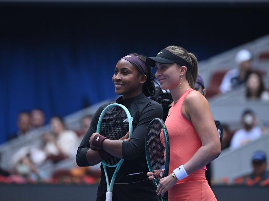 Coco Gauff și Paula Badosa la WTA Beijing Coco Gauff a revenit spectaculos în fața Paulei Badosa și s-a calificat în finala de la Beijing