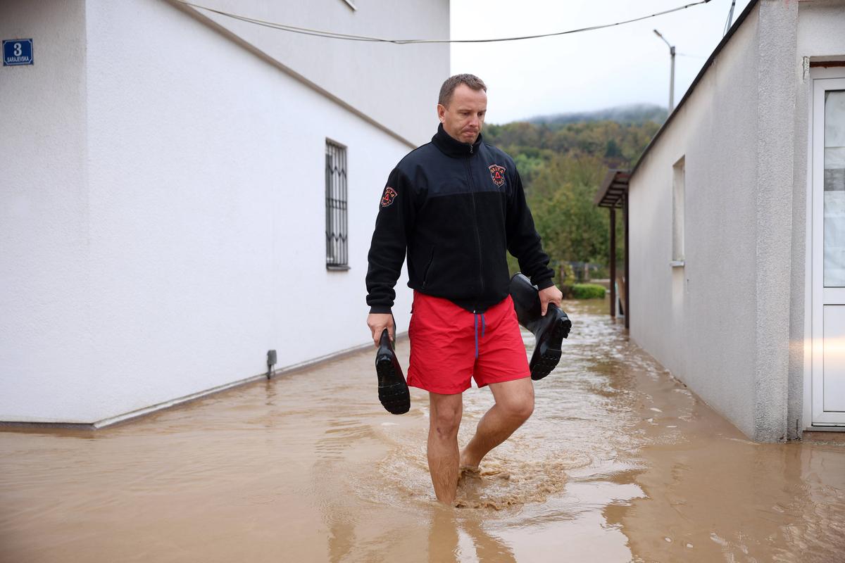 Cutremurător! O țară din Europa, în stare de catastrofă naturală după inundații » Au murit cel puțin 16 oameni, iar Federația de Fotbal a amânat competițiile