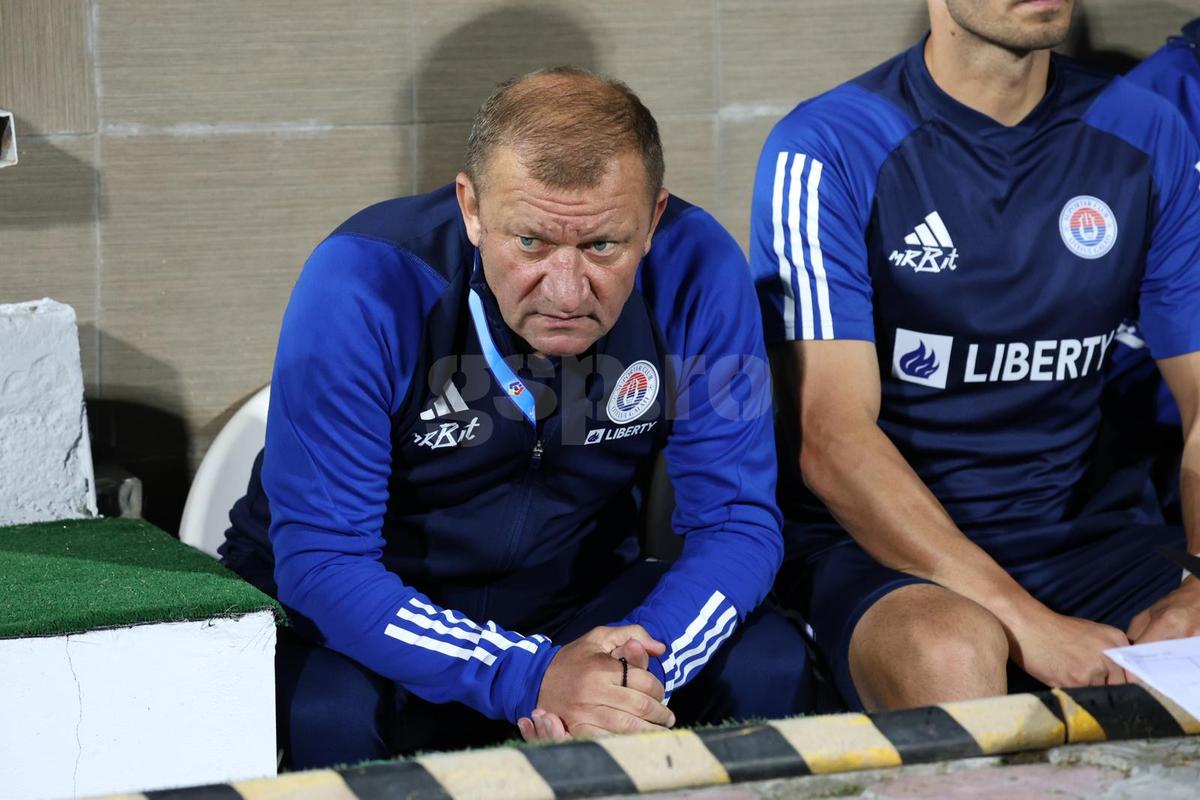 Cum a trăit Dorinel Munteanu meciul Oțelul - Universitatea Craiova » S-a agitat fără oprire + Contre cu Istvan Kovacs, cu arbitrul de rezervă, cu staff-ul și team managerul