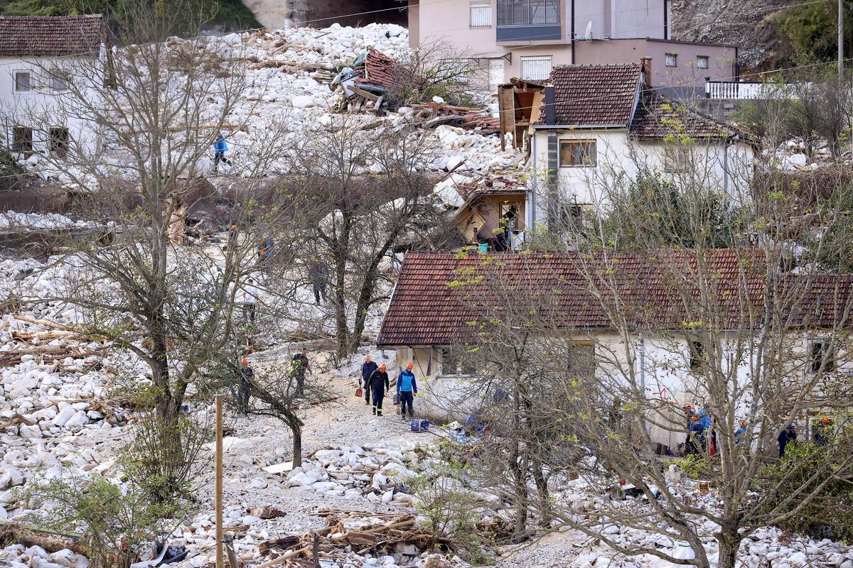Cutremurător! O țară din Europa, în stare de catastrofă naturală după inundații » Au murit cel puțin 16 oameni, iar Federația de Fotbal a amânat competițiile