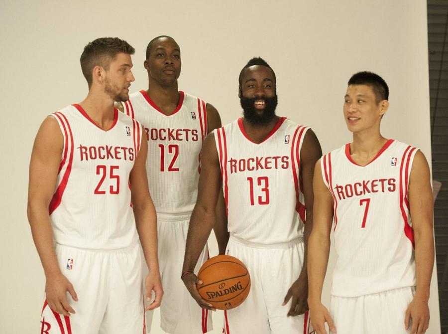 Dwight Howard și Chandler Parsons (primii doi de la stânga la dreapta) / Foto: Imago Doi jucători din NBA au pierdut 8 milioane de dolari, fiind înșelați de un om de afaceri