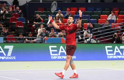 Novak Djokovic, primul pas spre titlul cu numărul 100! » Fostul lider mondial s-a calificat în turul al treilea la Shanghai