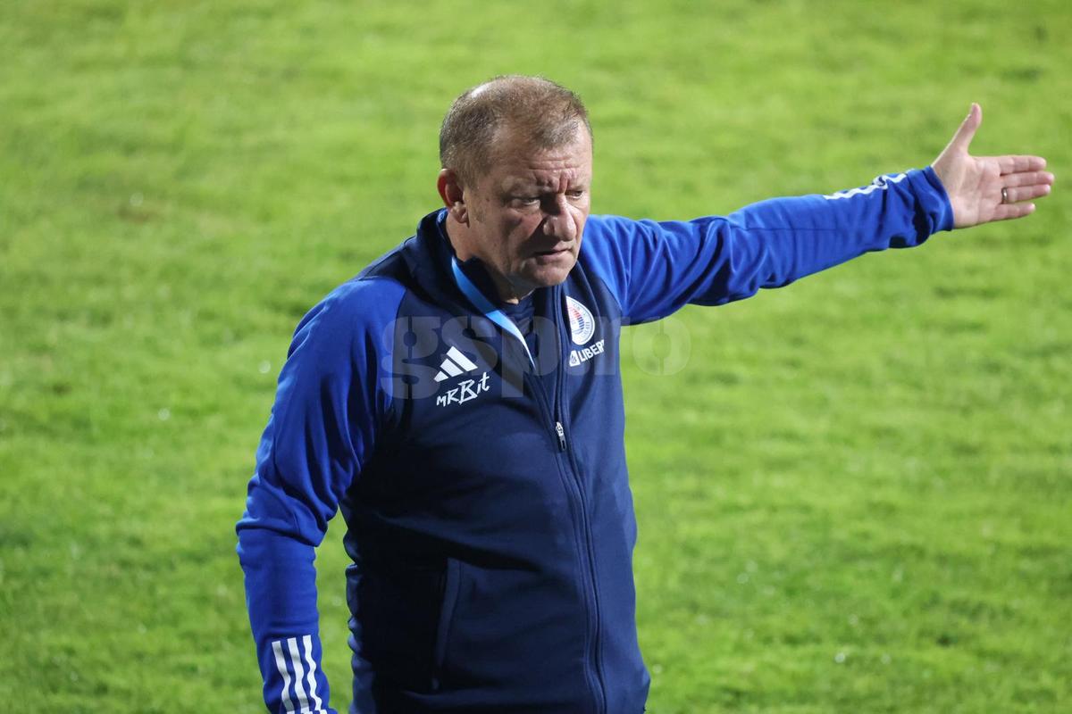 Cum a trăit Dorinel Munteanu meciul Oțelul - Universitatea Craiova » S-a agitat fără oprire + Contre cu Istvan Kovacs, cu arbitrul de rezervă, cu staff-ul și team managerul