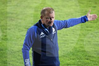 „N-am ce să fac, cu ei merg până în iarnă” » Dorinel Munteanu s-a luat de toată lumea după meciul cu FC Botoșani: „Este protejat de toată România, dar este în lumea lui!”