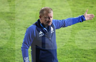 „N-am ce să fac, cu ei merg până în iarnă” » Dorinel Munteanu s-a luat de toată lumea după meciul cu FC Botoșani: „Este protejat de toată România, dar este în lumea lui!”