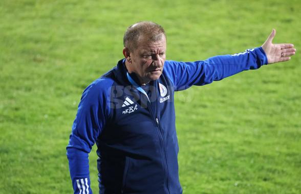 „N-am ce să fac, cu ei merg până în iarnă” » Dorinel Munteanu s-a luat de toată lumea după meciul cu FC Botoșani: „Este protejat de toată România, dar este în lumea lui!”