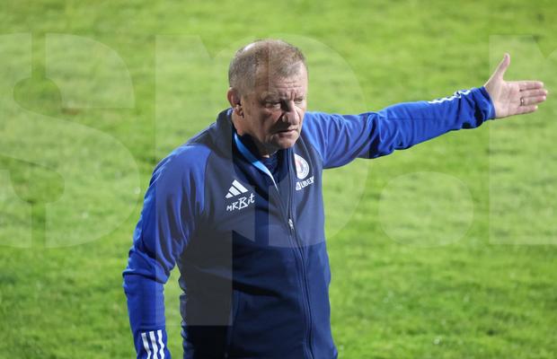 „N-am ce să fac, cu ei merg până în iarnă” » Dorinel Munteanu s-a luat de toată lumea după meciul cu FC Botoșani: „Este protejat de toată România, dar este în lumea lui!”