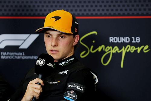 Liderul clasamentului în Formula 1, Oscar Piastri, a vorbit cu multă prudență despre incidentul cu coechipierul său de la McLaren, Lando Norris, petrecut în virajul al treilea al Marelui Premiu din Singapore/ foto: Getty Images