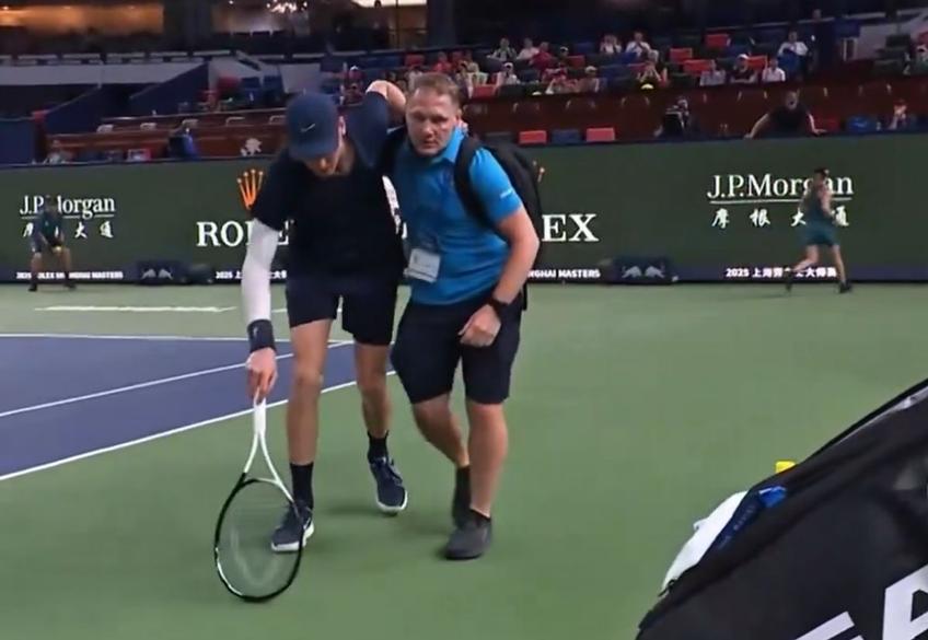 Numărul 2 mondial, Jannik Sinner (24 de ani), a fost nevoit să se retragă în setul al treilea al partidei din turul 3 cu Tallon Griekspoor din Olanda