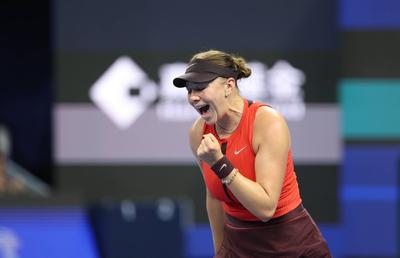 După multe dezamăgiri, Amanda Anisimova e campioană la Beijing! Victorie în 3 seturi: „Wow, ce săptămâni am avut”