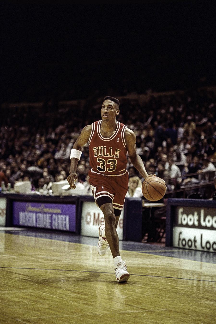 Scottie Pippen, în maioul lui Chicago Bulls/Foto: Imago Images „Am obosit să vorbesc despre Jordan” » Scottie Pippen, starul subestimat al lui Chicago Bulls, și-a dezvăluit moștenirea în baschet: „Am fost un coechipier grozav”