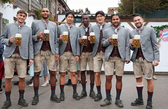Bayern Munchen sărbătorește la Oktoberfest cele 10 victorii consecutive: „Acum putem bea bere!”