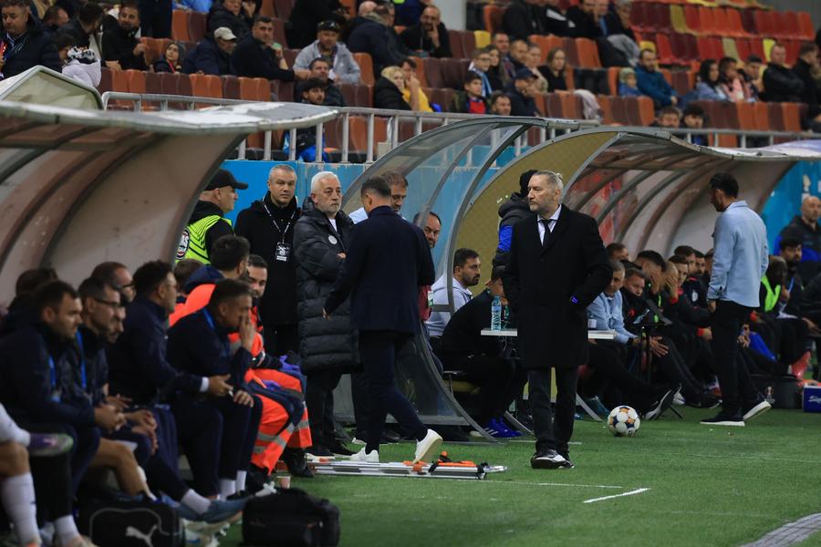 FCSB țâșnește spre play-off, Craiova pică de pe primul loc » Derby HAOTIC, condus de la monitorul VAR! Clasamentul ACUM