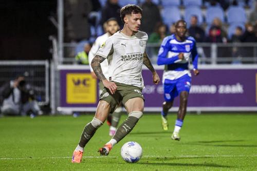Dennis Man, în meciul lui PSV cu Zwolle/ foto: Imago Images