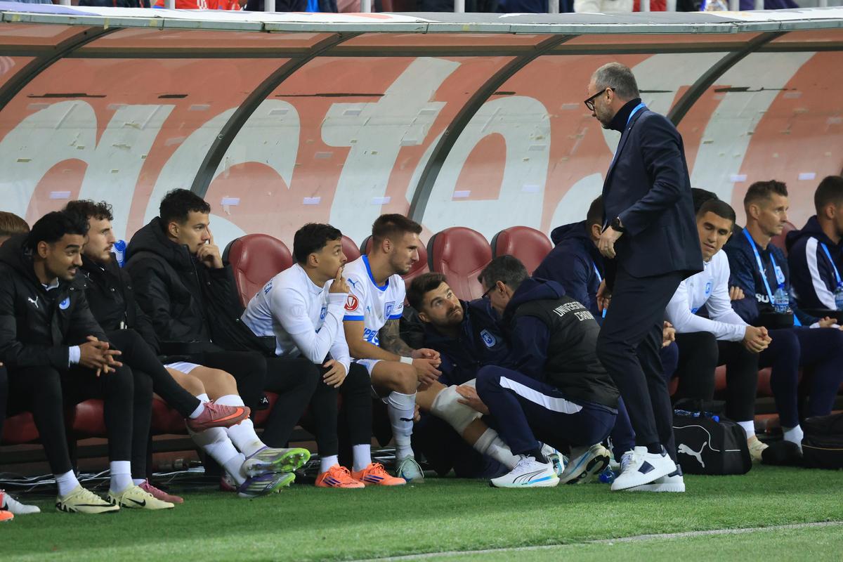 Mihnea Rădulescu s-a accidentat în FCSB - Universitatea Craiova. FOTO. Ionuț Iordache
