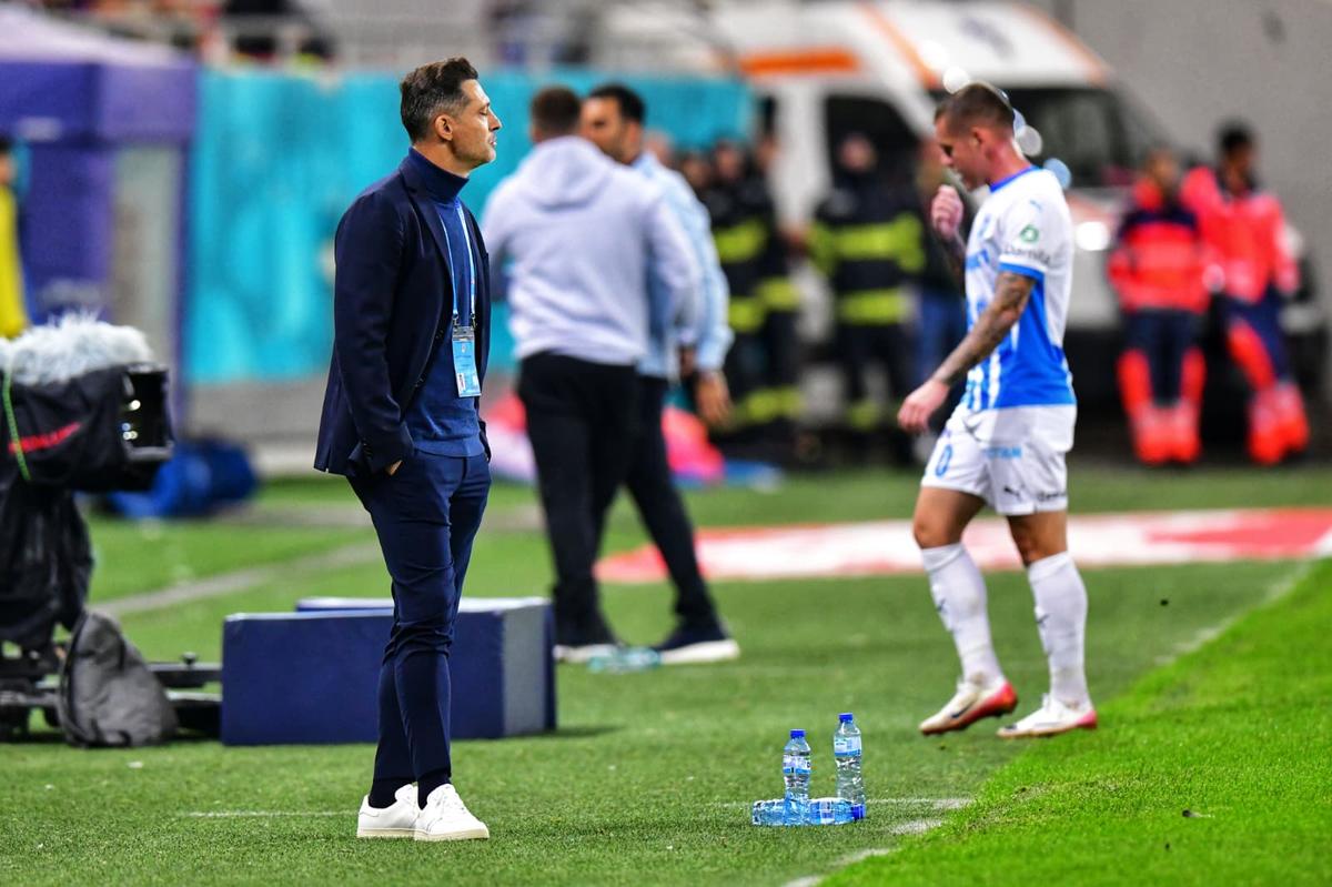 Ce gafă! A văzut „ROȘU” în FCSB - Craiova după un gest imprudent