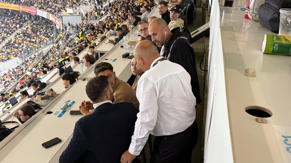 Bătaie de joc la masa presei pe Arena Națională: „Cum adică nu avem voie?”