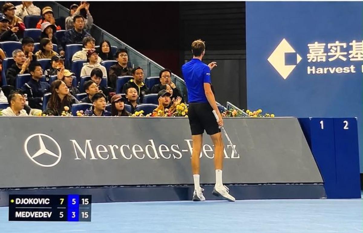 Medvedev, descalificat în semifinala cu Djokovic
