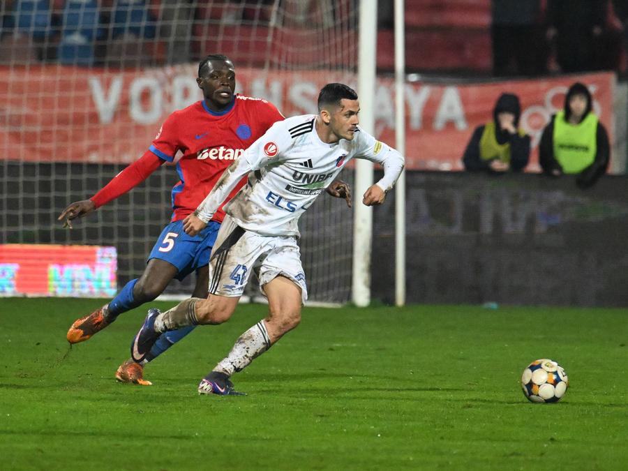 Andrei Dumiter, golgheterul la zi al campionatului // foto: Imago Images Comentatorul Costi Mocanu s-a luat de Ianis Hagi și a venit cu două propuneri surprinzătoare: „El dă goluri în Superliga. De ce nu e convocat?”