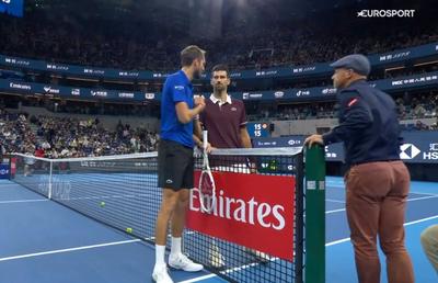 Deznodământ incredibil în semifinala Daniil Medvedev - Novak Djokovic: descalificat după ce a lovit un spectator