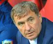 Gheorghe Hagi, împietrit pe bancă la 0-6 cu Polonia  foto: Ionuț Iordache (GSP.ro)