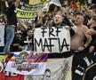 Imagini scandaloase! Doi copii au afișat un banner vulgar după România - Suedia