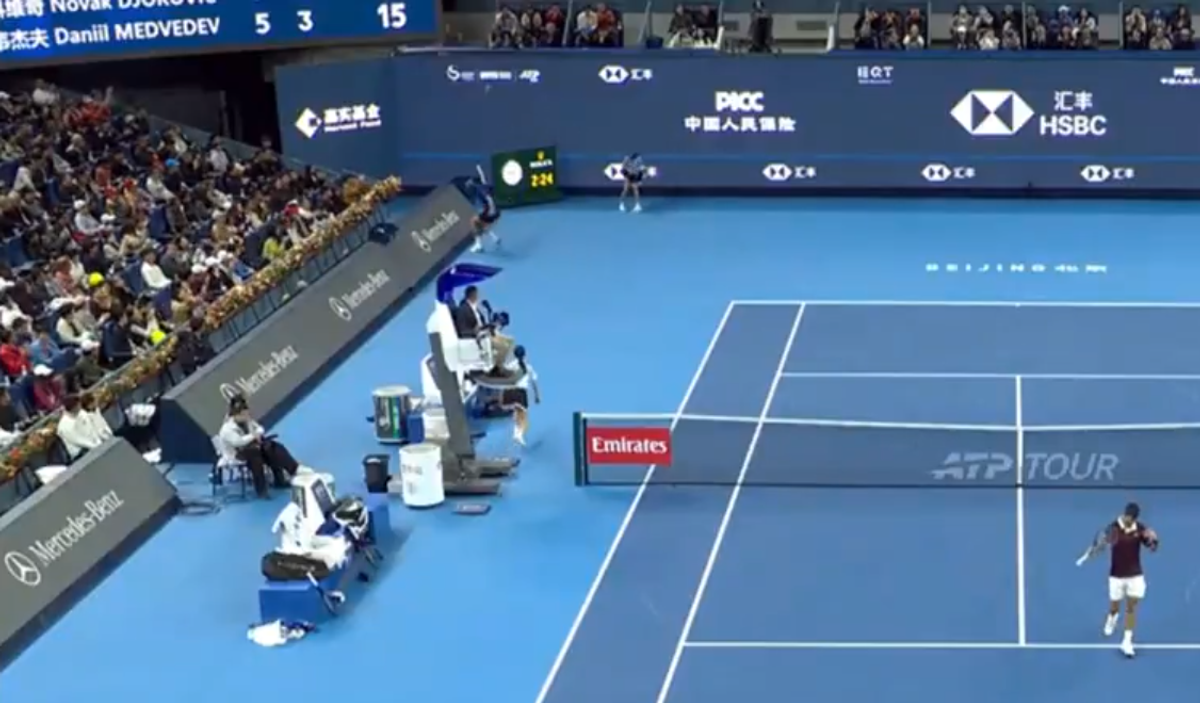 Medvedev, descalificat în semifinala cu Djokovic