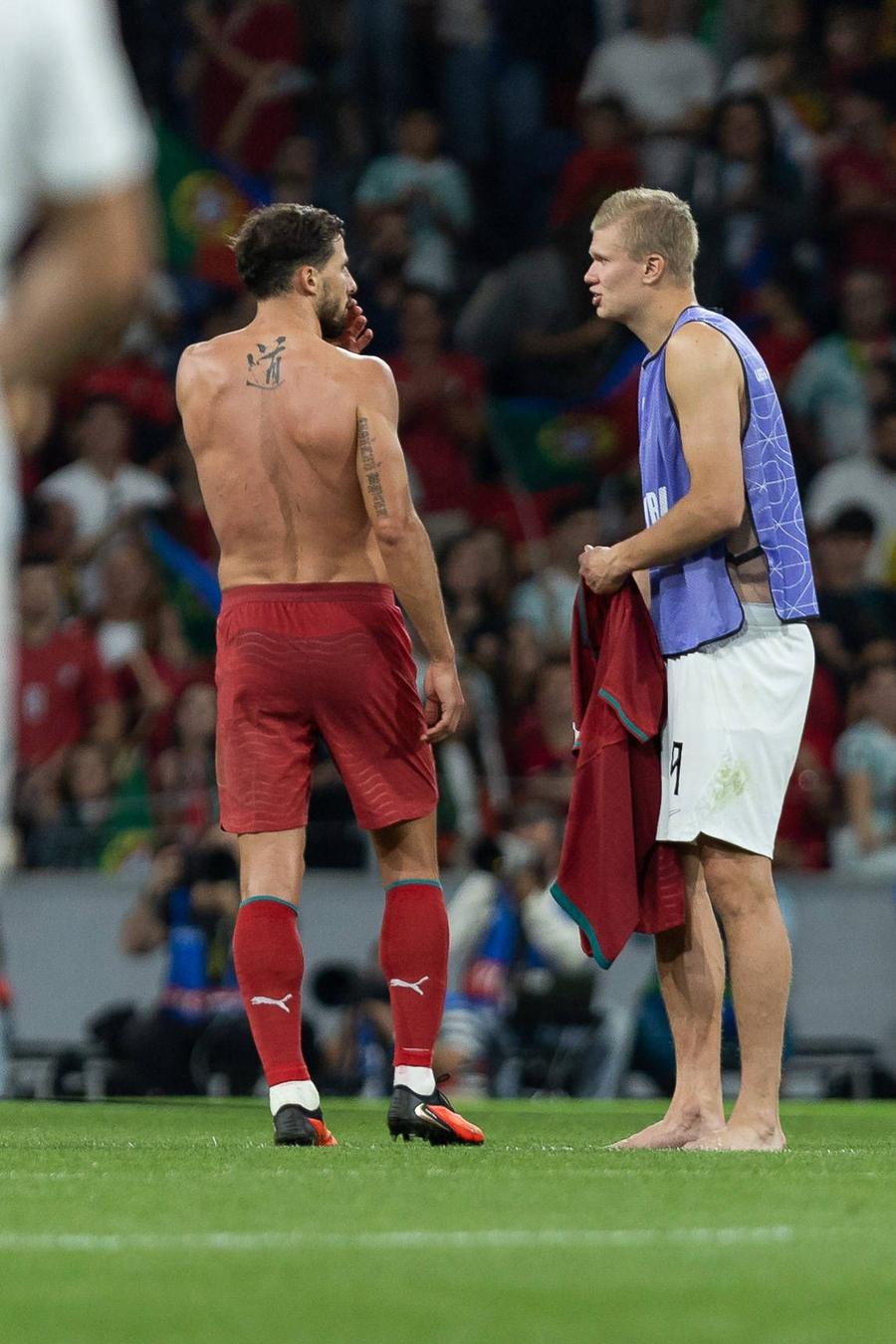Erling Haaland și Ruben Dias, adversari duminică, coechipieri la Manchester City / Foto: Imago Haaland a plecat la Malaga » Norvegianul a ieșit accidentat și ar putea rata „șocul” cu Liverpool