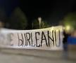 Imagini scandaloase! Doi copii au afișat un banner vulgar după România - Suedia