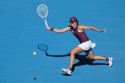 Iga Swiatek a revenit de la set pierdut și 2-5 în fața Donnei Vekic/Foto: Getty Images