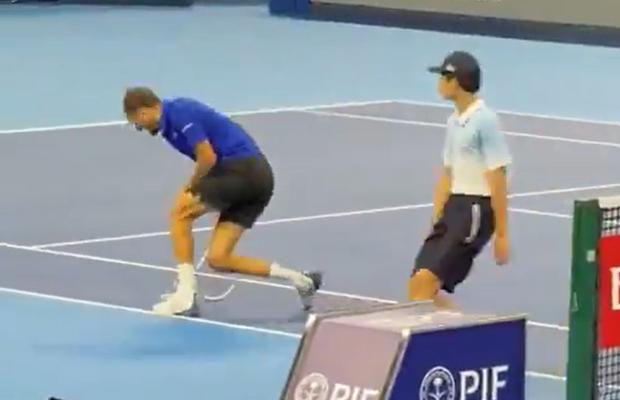 Gesturi halucinante făcute de Medvedev la adresa lui Djokovic, la Beijing