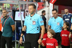 Arbitrul din Super Lig acuzat de corupție a fost dus la tribunal