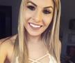 VIDEO + FOTO S-a dezbrăcat de bucurie în tribună la meciul lui Gremio » Blonda sexy nu s-a mai controlat!
