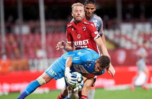 Adam Nemec a dezamăgit până acum la Dinamo