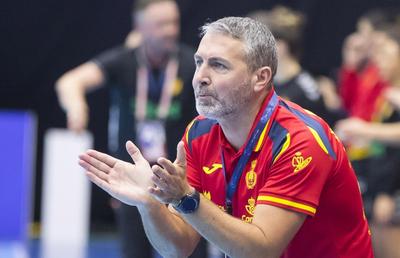 Primul antrenor schimbat în Liga Florilor. Rapid l-a adus pe bancă pe selecționerul Spaniei!
