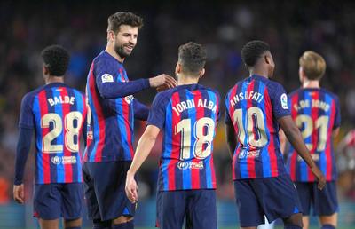 Pique a jucat ultimul meci din carieră » Barcelona - Almeria a trecut în plan secund