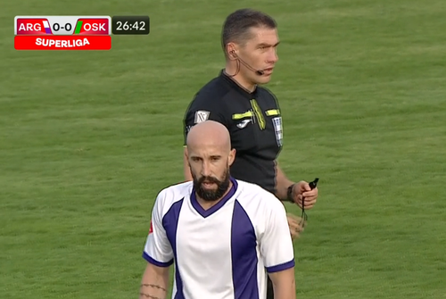 Iasmin Latovlevici (36 de ani, fundaș stânga) a fost schimbat în minutul 30 al meciului FC Argeș - Sepsi, după o eroare flagrantă.