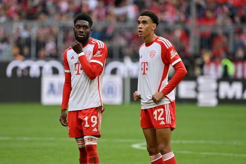 Campioana Germaniei, Bayern Munchen, a stabilit prețul pentru care este dispusă să se despartă de fundașul stânga canadian Alphonso Davies (23 de ani).