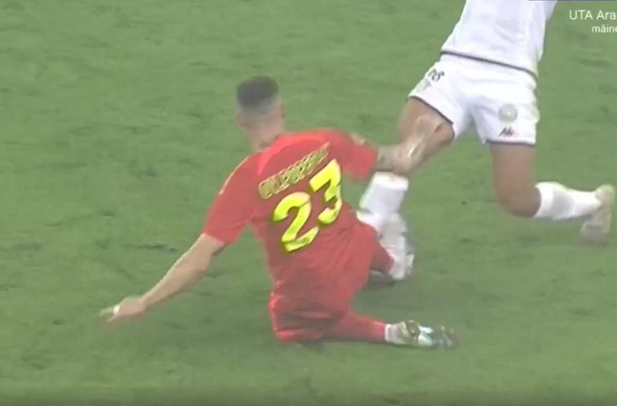 FOTO: Captură TV @Orange Sport 1 Faza care „a dinamitat” derby-ul FCSB - Rapid » „Roșu” cerut de giuleșteni și meleu cu Săpunaru în rolul principal