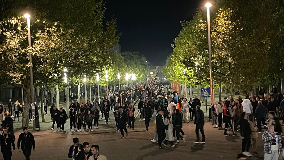 Protest împotriva lui Gigi Becali la FCSB - Rapid