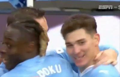 Fotbalistul lui Manchester City și-a spart un dinte în meciul cu Bournemouth » A fost atenționat de un coleg că îi „lipsește” și la final a glumit: „Doar am sângerat puțin”