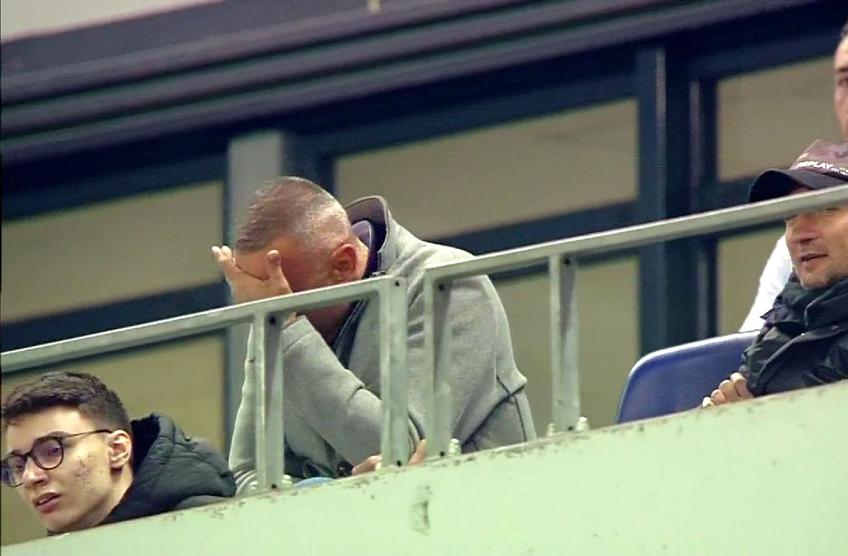 Bulgarul Ivaylo Petev (48 de ani), despre care GSP a scris că urmează să preia banca tehnică a CS Universității Craiova, a fost prezent la derby-ul cu FCU Craiova, scor 1-1, și a trăit la intensitate maximă ultimele minute ale meciului.